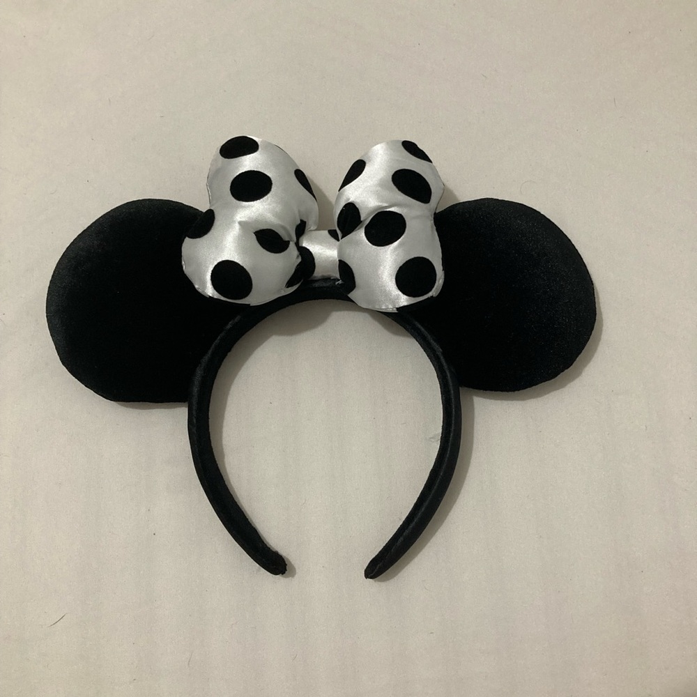 Disney Black and White Polka Dot Bow Minnie Ears Headband